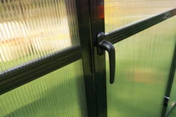 OUTFLEXX Gewächshaus, Schwarz, Alu/Polycarbonat, 295x295x270 Cm, Pulverbeschichtet 19 OUTFLEXX Gewächshaus, Schwarz, Alu/Polycarbonat, 295x295x270 Cm, Pulverbeschichtet -Grüne Freude 8 20086.jpg